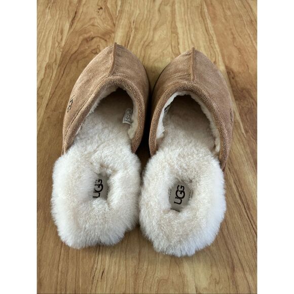 Ugg Australia Scuff  Slipper  Size 9 tan and white fluffy and soft comfy indoor - Picture 2 of 6